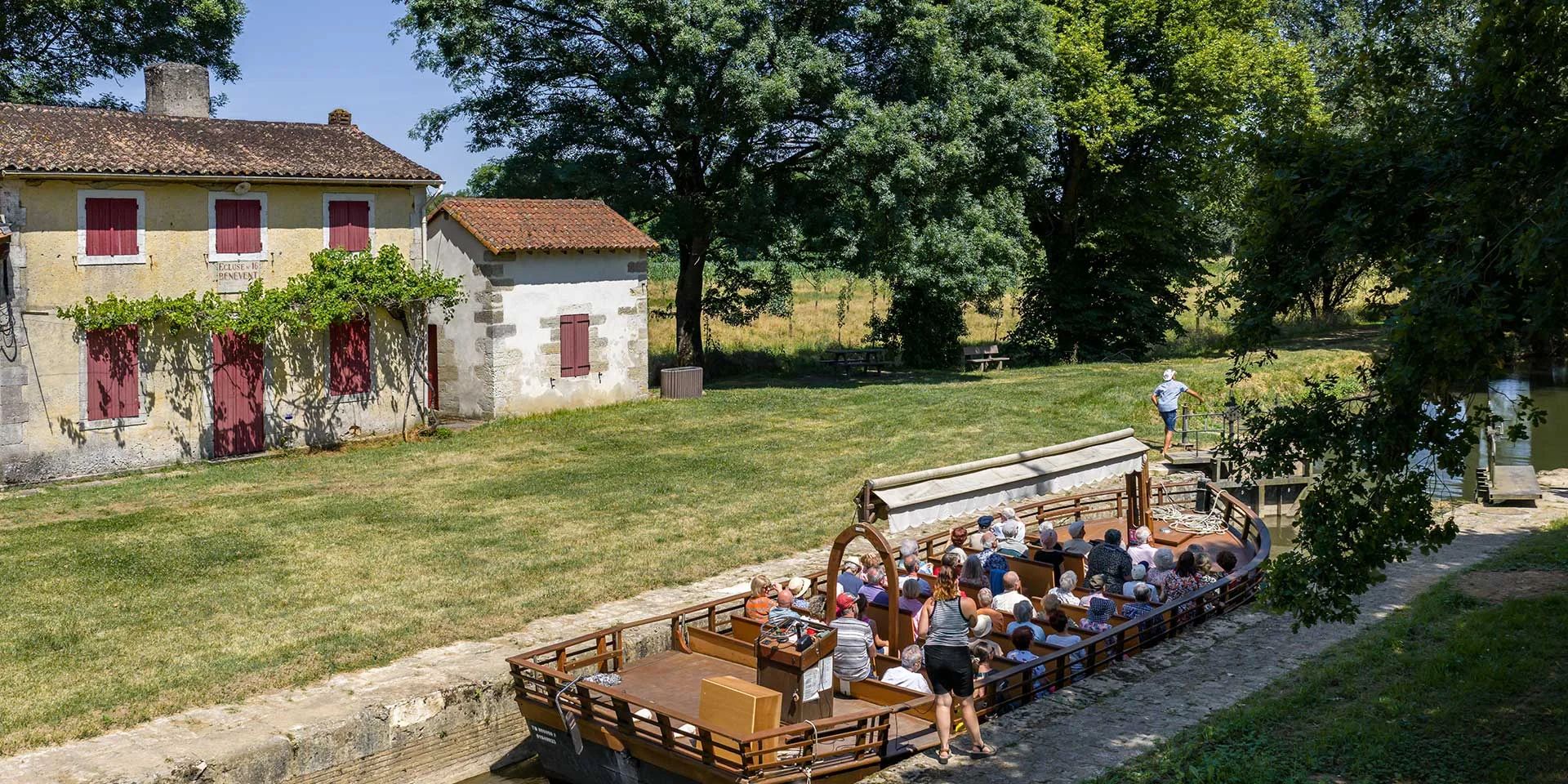 Gabare et Moulin du Duellas à Saint-Martial d'Artenset