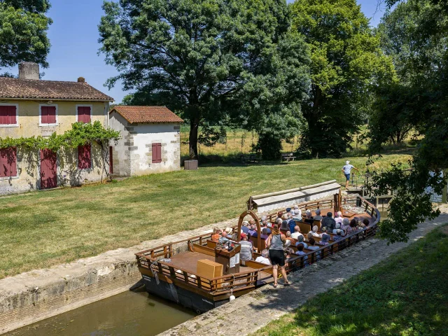 Gabare et Moulin du Duellas à Saint-Martial d'Artenset