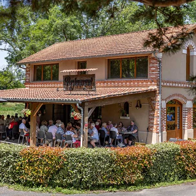 Restaurant le Duellas à Saint-Martial d'Artenset