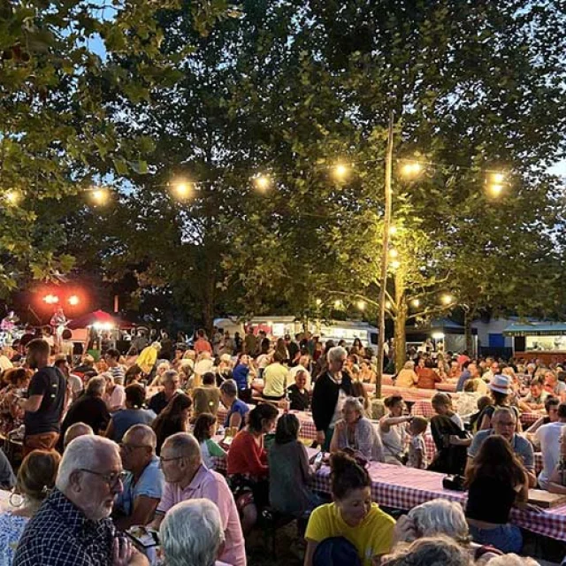 Marché gourmand et musical à Saint-Astier