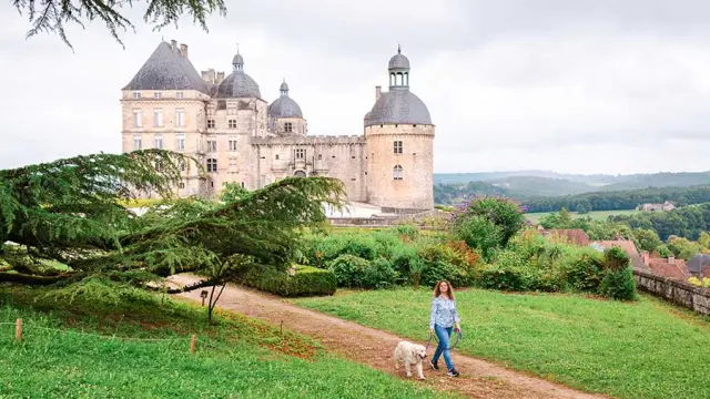 Visite des jardins du château de Hautefort avec mon chien
