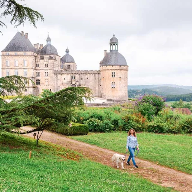 Visite des jardins du château de Hautefort avec mon chien