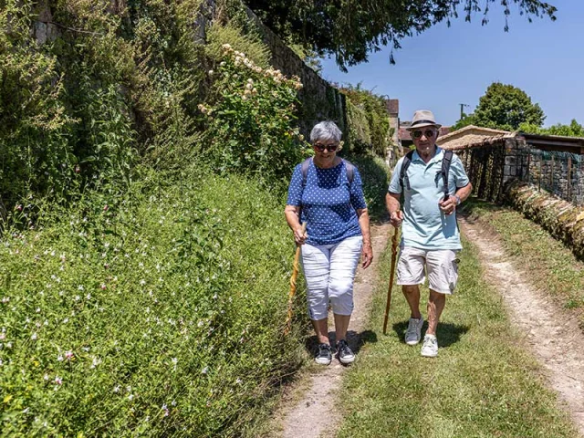 Chemin d'Amadour entre Cadouin et Beaumont du Périgord