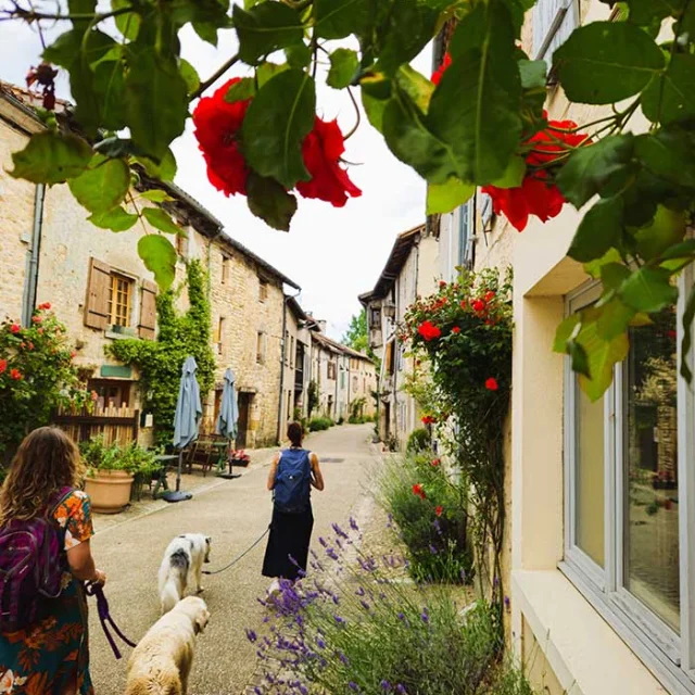 Visite de Saint-Jean de Côle avec mon chien