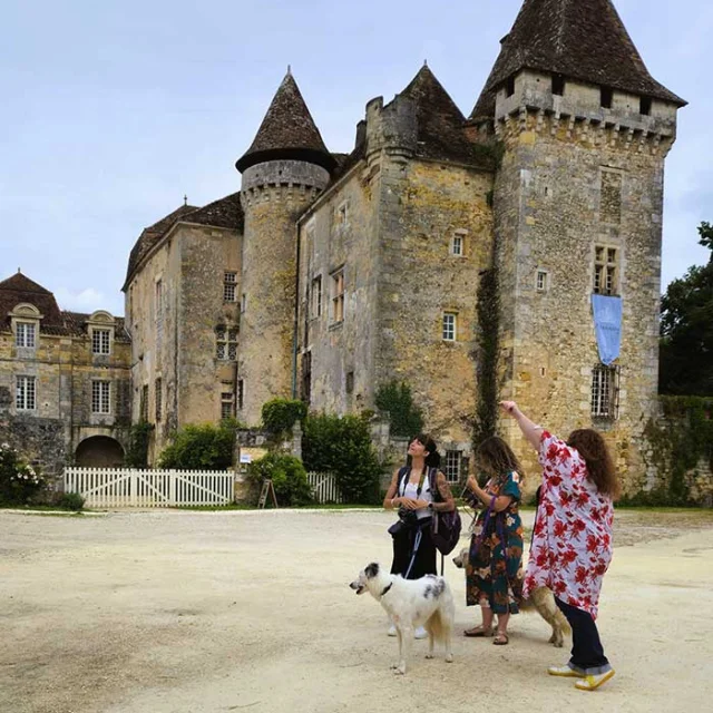 Visite de Saint-Jean de Côle avec mon chien