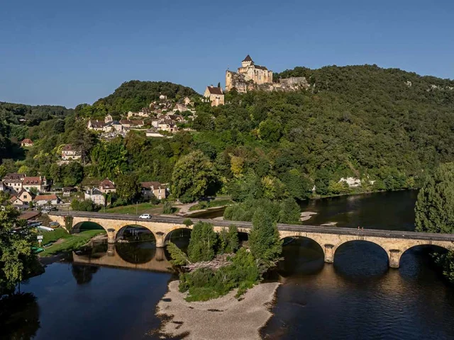 Castelnaud La Chapelle, village et château
