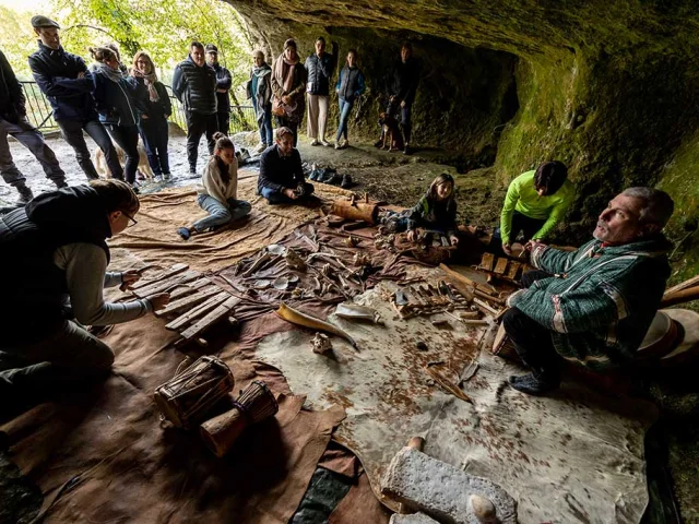 Atelier Musique des origines à La Roque Saint-Christophe