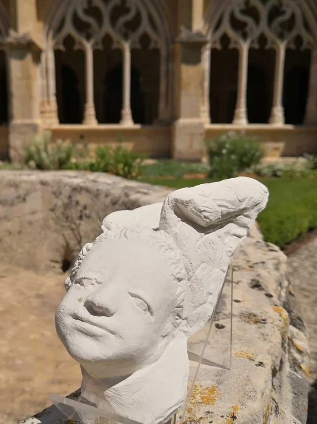 Atelier moulage au Cloître de Cadouin