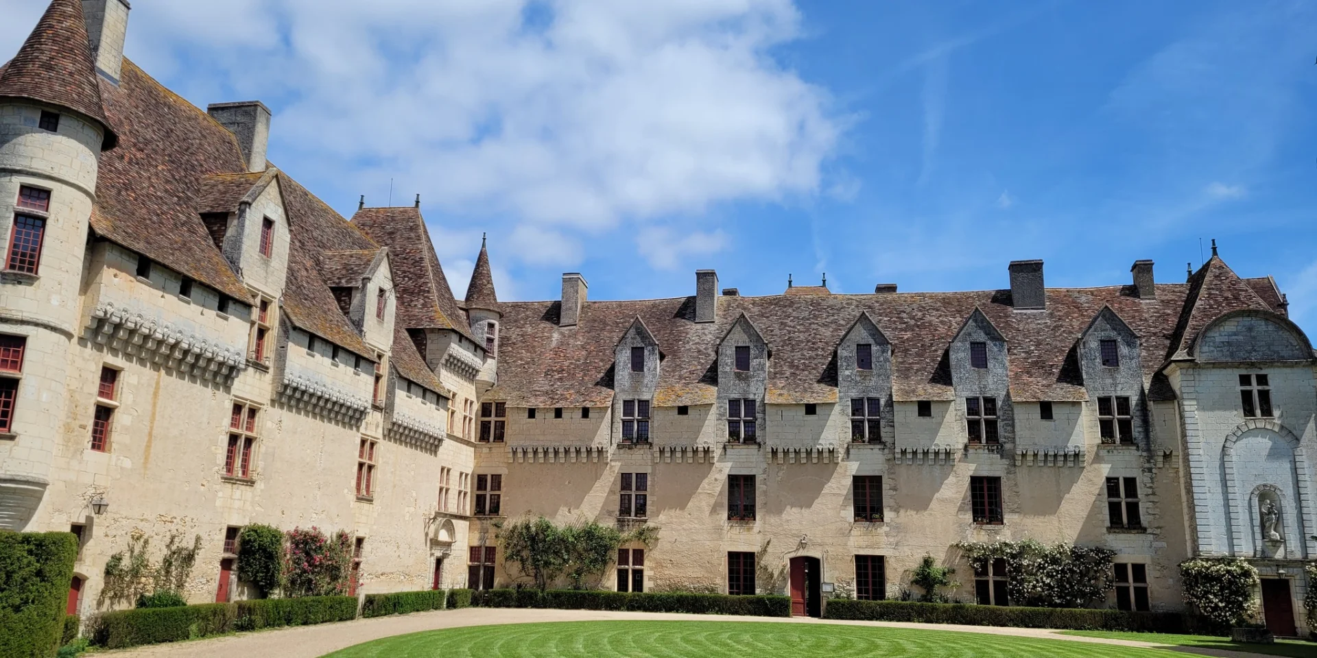 489756944 1205908951543536 2675649629032421692 N