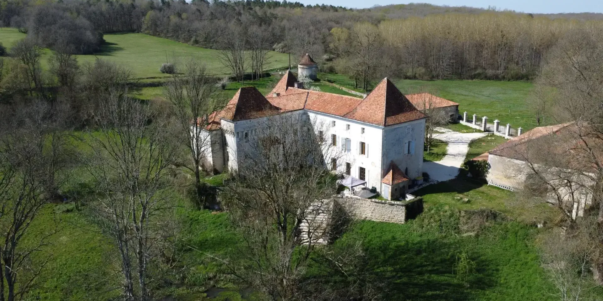 Une Beaurecueil Forge De La Poesie Chateaux En Fete