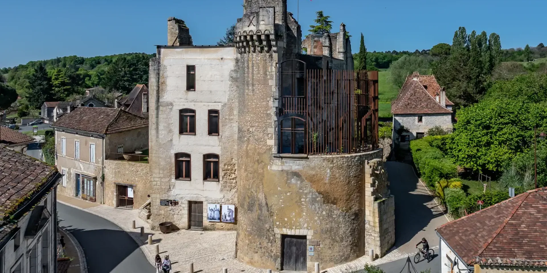 Chateau Barriere Villamblard Chateaux En Fete