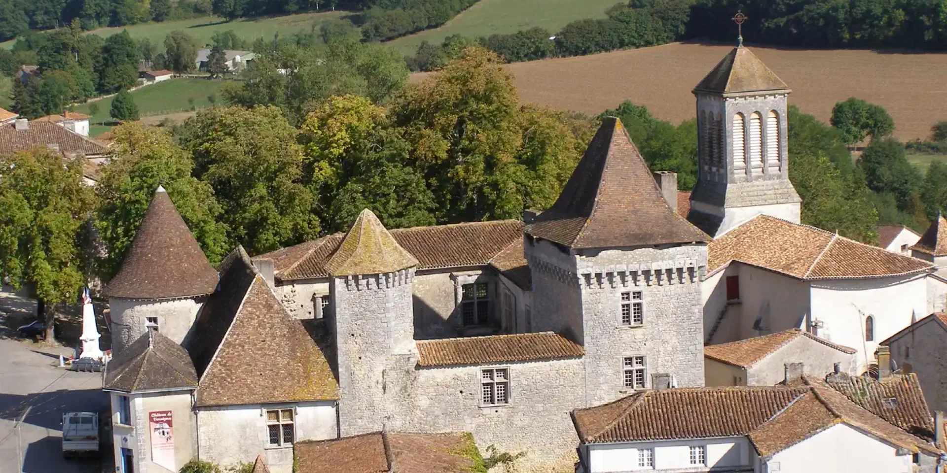Chateau Varaignes Chateaux En Fete