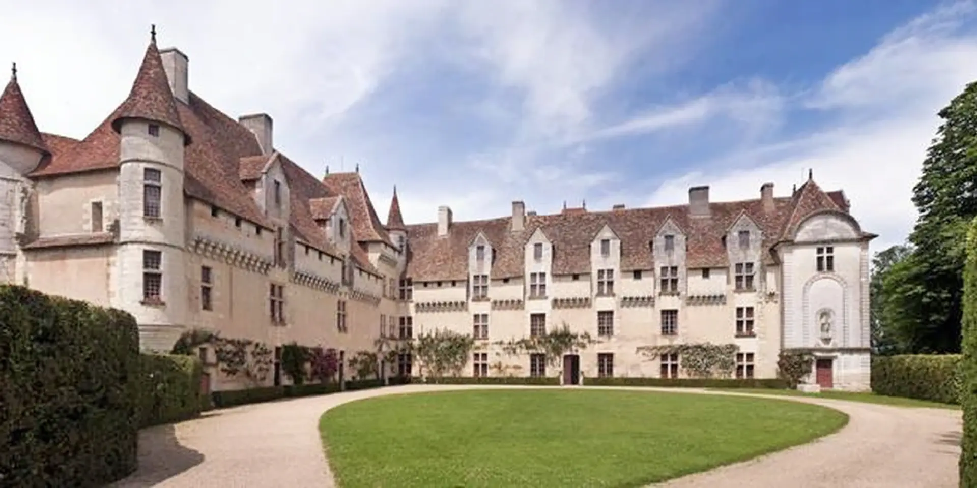 Chateau De Neuvic Chateaux En Fete