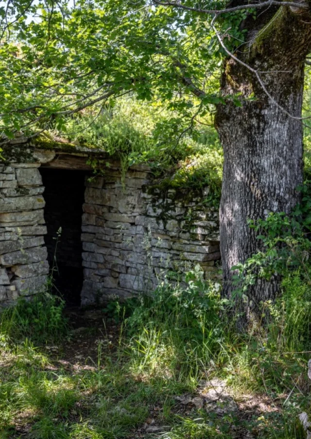 Cabanes Pierre Seche