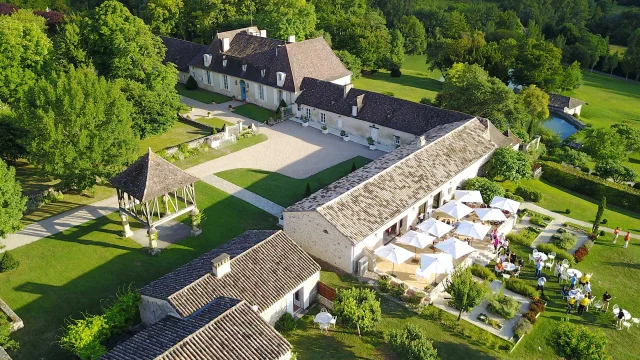 Hôtel-restaurant La Chartreuse du Bignac à Saint-Nexans