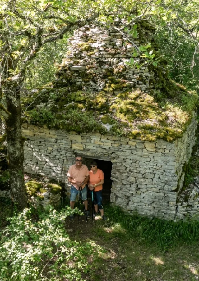 Randonneurs Dans Une Cabane