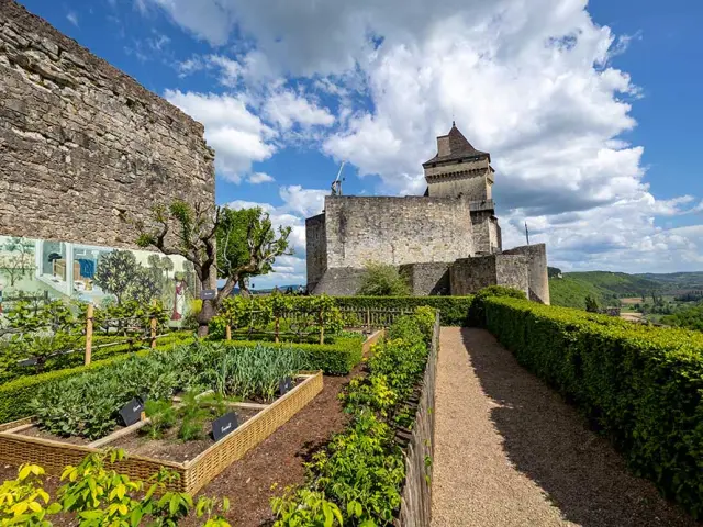 Jardin médiéval au Château de Castelnaud