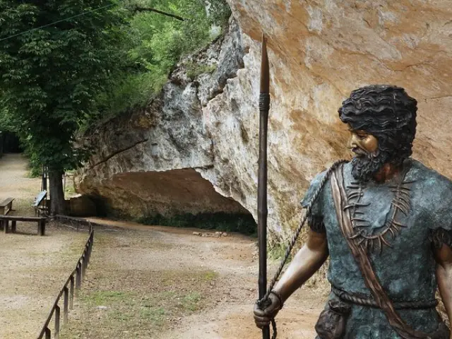 Abri de cro magnon aux Eyzies