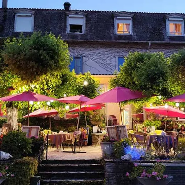 Hostellerie Saint-Jacques à Saint-Saud Lacoussière