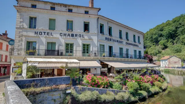 Hotel restaurant Le Charbonnel a Brantome en Perigord