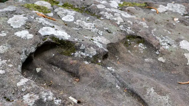 Dolmen de Bonarme. Chemin d'Amadour en Dordogne. Etape Le Buisson de Cadouin - Belvès