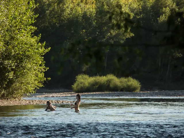 baignade-riviere-dordogne_vayraccmalikaturin_00593_-_c_malika_turin.jpg