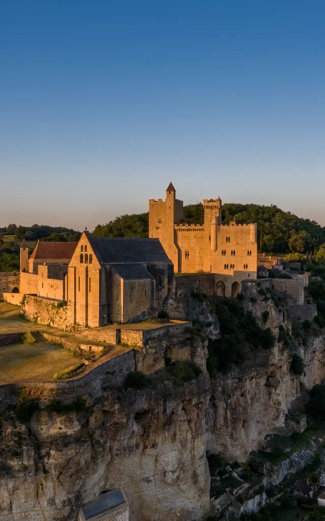 436 Chateau De Beynac Sur Promontoire Declicdecolle