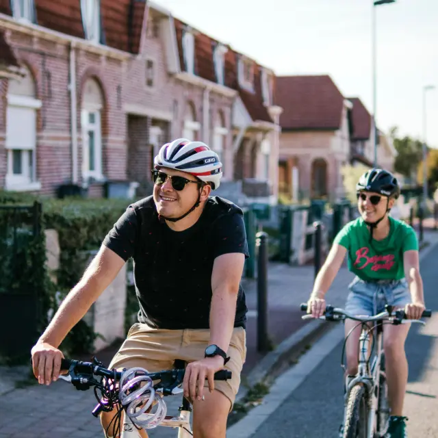 Echappee A Velo Electrique Rouge Brique Et Noir Charbon Douaisis Citedelaclochetteavelcnolwennleurquin