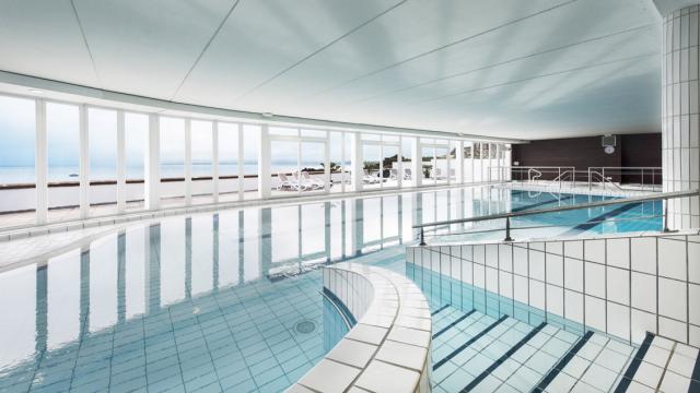 Thalasso à Douarnenez Tréboul Plage des Sables Blancs - piscine