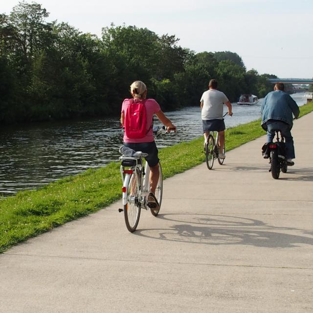 velo-canal-de-bergues.jpg