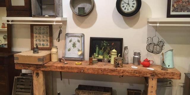 Cour Des Brocantes