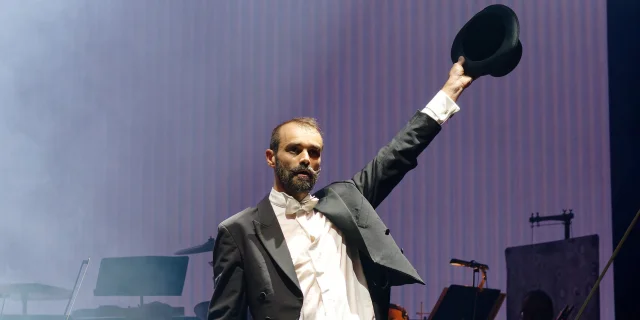 Le Maestro vous salue !