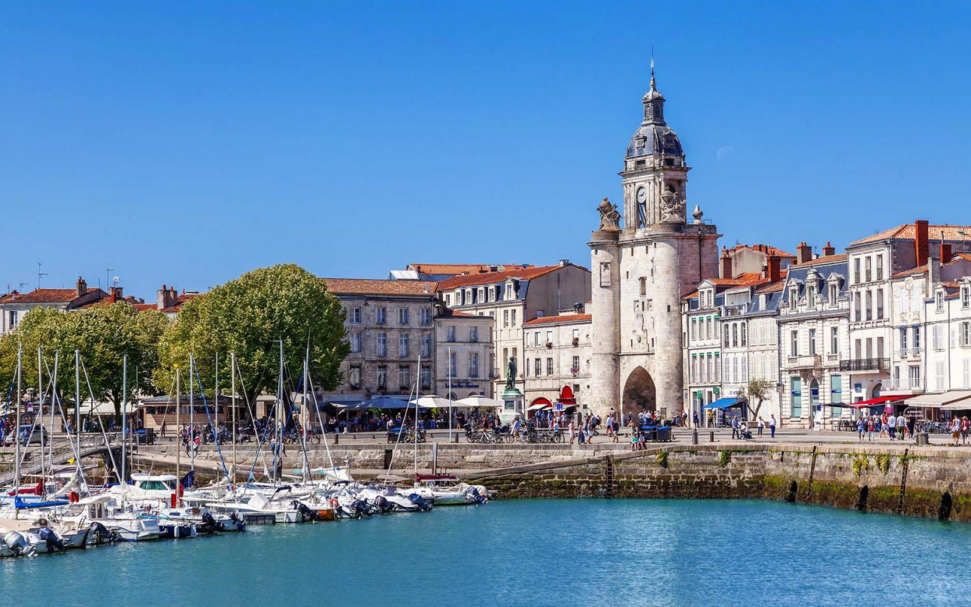 La+rochelle+1+frankrijk+vakantie+charente+toerisme+villa+porte+horloge+zee