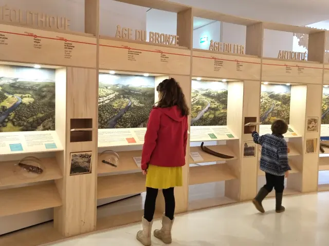 Le Pôle international de la préhistoire Expo Paysages Vezere 1