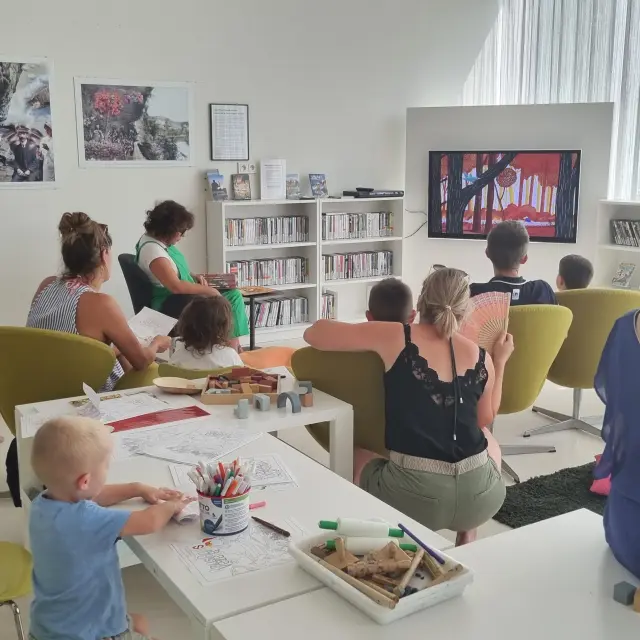 Le Pôle international de la préhistoire Mediatheque 2