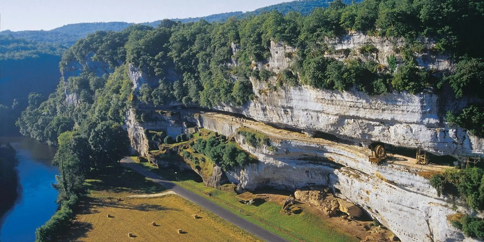 Falaise De La Roque Saint Christophe
