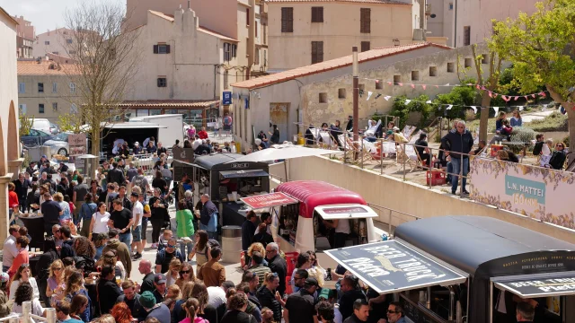 Food Truck Visiteurs Festi Bocca Bonifacio