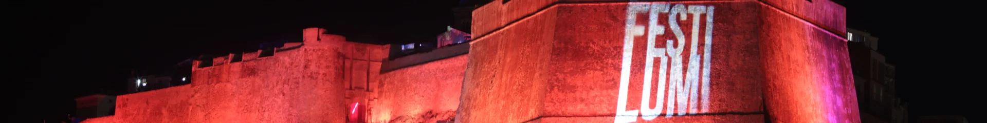 Vue Bastion Etendard Marine Festi Lumi Bonifacio