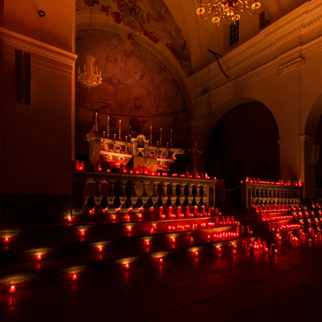 Ambiance Bougies Eglise Festi Lumi Bonifacio