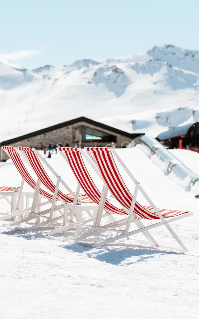 Transats sur la neige au refuge de Solaise