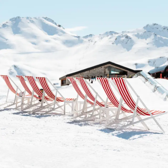 Transats sur la neige au refuge de Solaise
