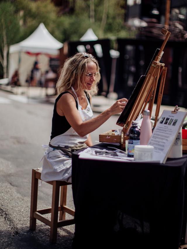 Atelier peinture à la Foire Savoyarde Avaline de Val d'Isère