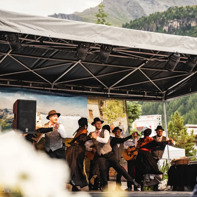Spectacle à la Foire Savoyarde Avaline de Val d'Isère