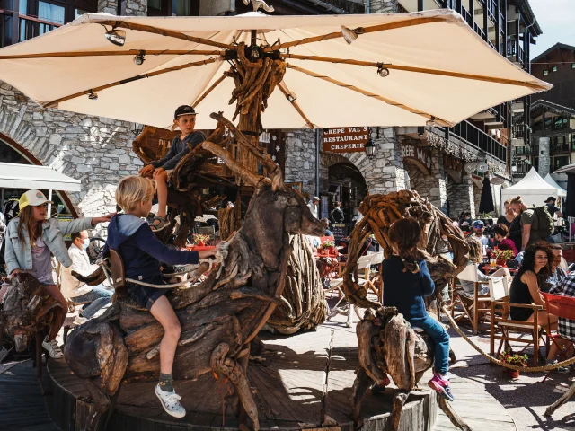 Manège à la Foire Savoyarde Avaline de Val d'Isère
