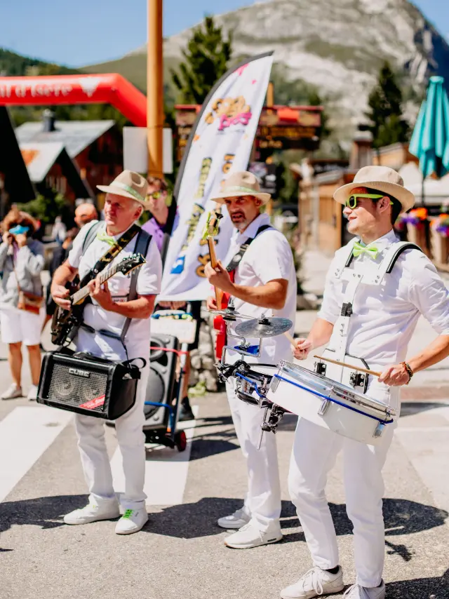 Fanfare festive Funky Brass à la Foire Avaline de Val d'Isère