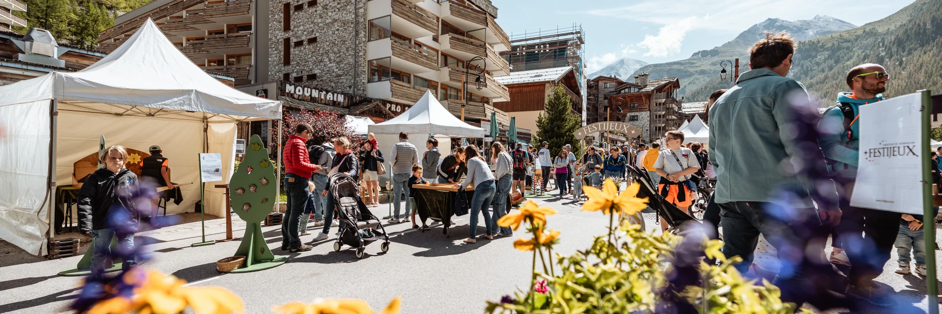 Stands avec fleurs - Foire Avaline 2025