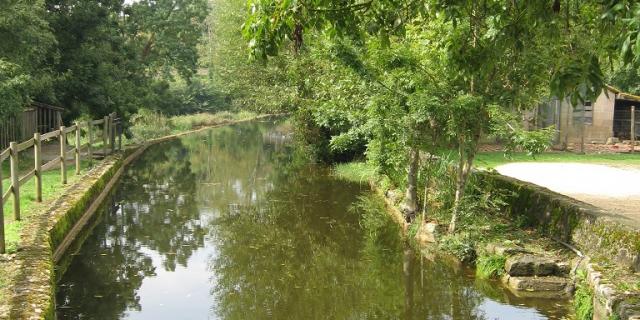 Maison De La Meunerie 85240 Nieul Sur L Autise rivière