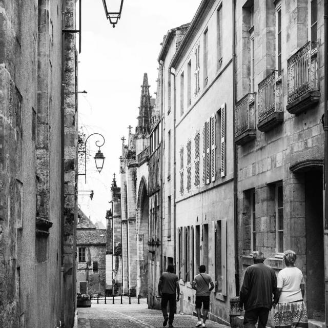 Instagram #fontenaylecomte
