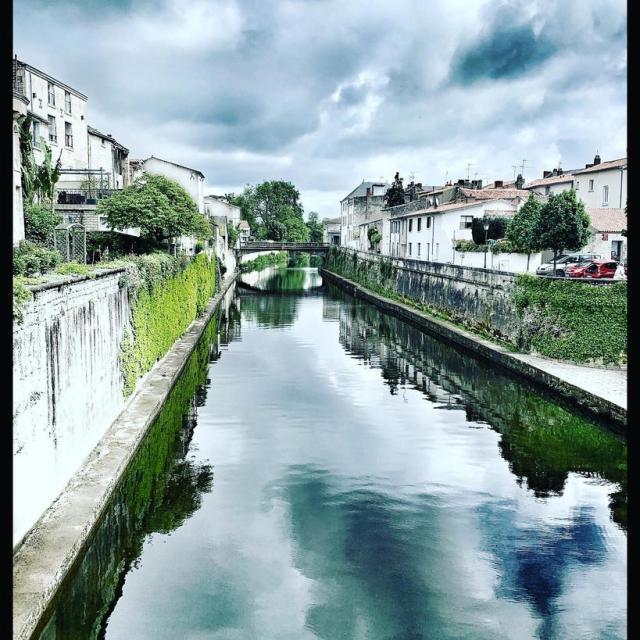 Instagram #fontenaylecomte