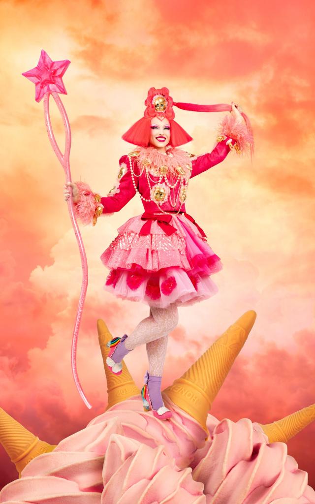 Diva Opéra Summer Extravaganza Fontenay-le-Comte Pink Solo